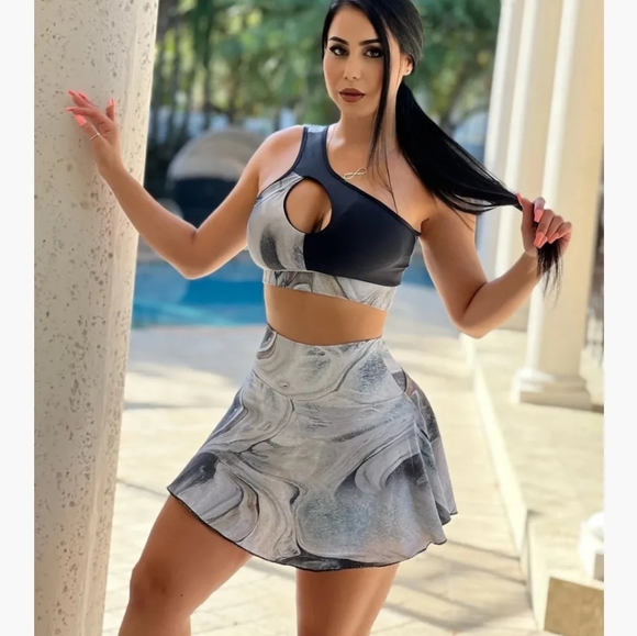 SKIRT AND TOP SET - Picture 2 of 2